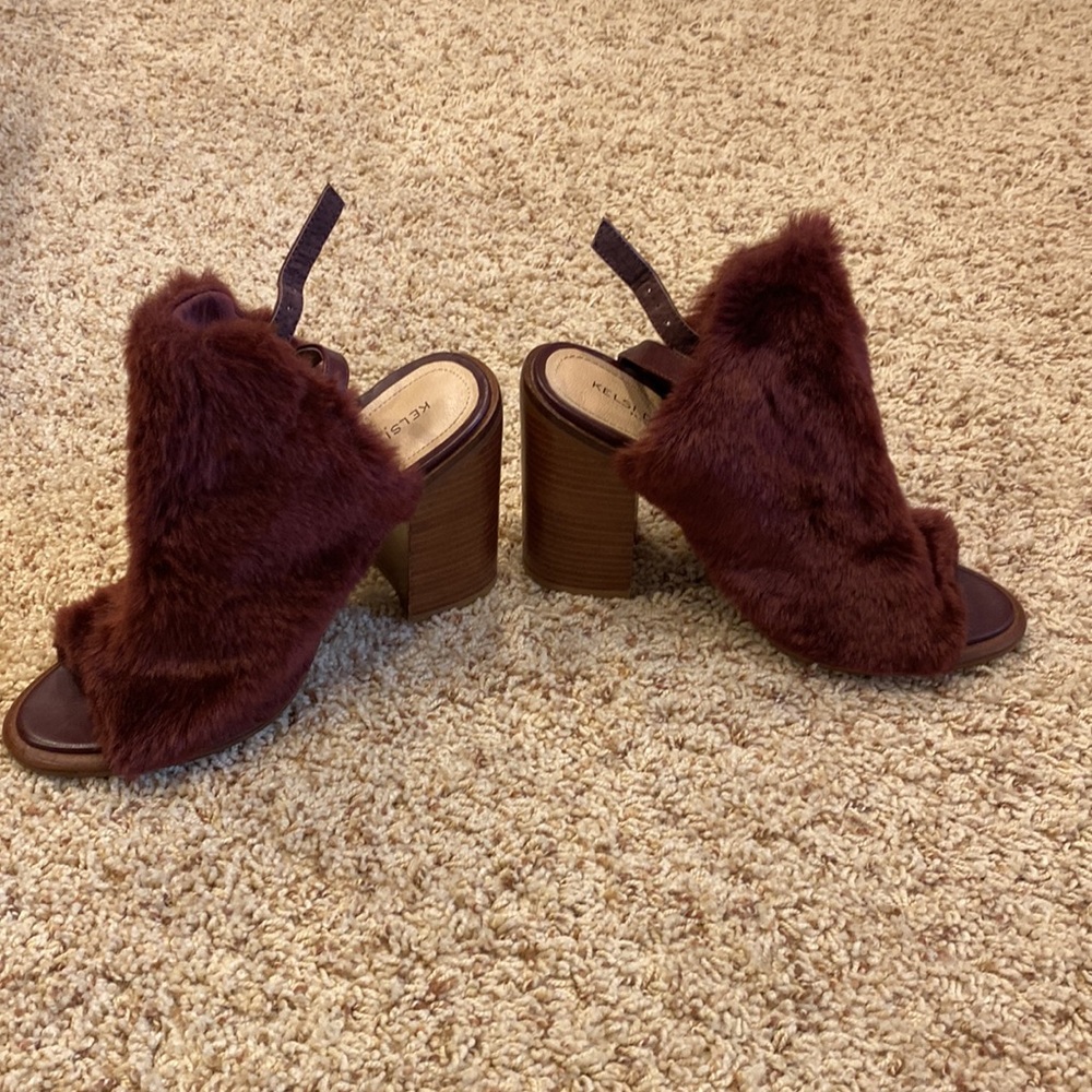 Kelsi Dagger Fur Burgandy/Purple heels